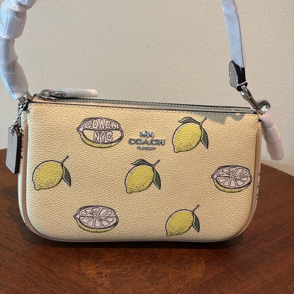 Coach Nolita 19 Lemon mini bag
Satchel Leather yellow garden Glade multi NWT - Picture 1 of 14